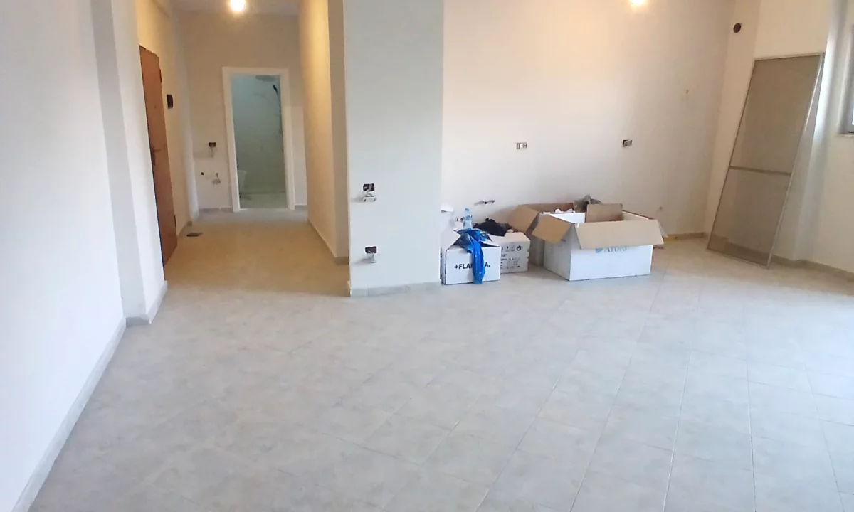 Shtepi ne shitje Apartament ne Tirane, 2+1, Mobilimi Bosh, pa mobiluar, Pagesa 3,750  Leke.