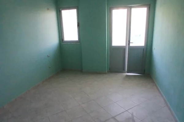 Shtepi ne shitje Apartament ne Tirane, 2+1, Mobilimi Bosh, pa mobiluar, Pagesa 3,750  Leke.