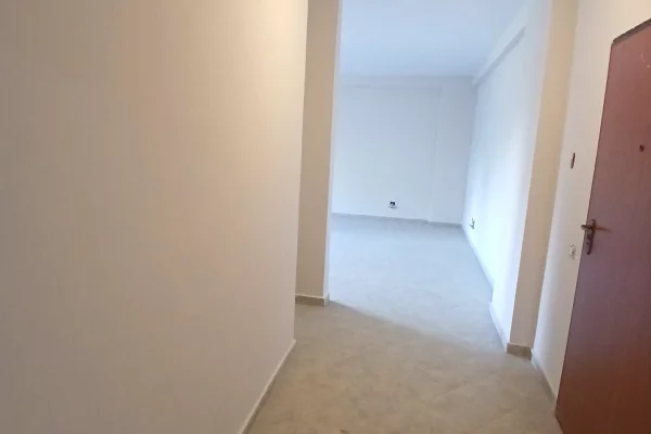 Shtepi ne shitje Apartament ne Tirane, 2+1, Mobilimi Bosh, pa mobiluar, Pagesa 3,750  Leke.