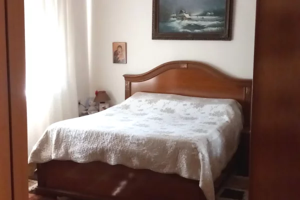 Shtepi ne shitje Apartament ne Tirane, 2+1, Mobilimi E mobiluar, Pagesa 195,000  Euro.