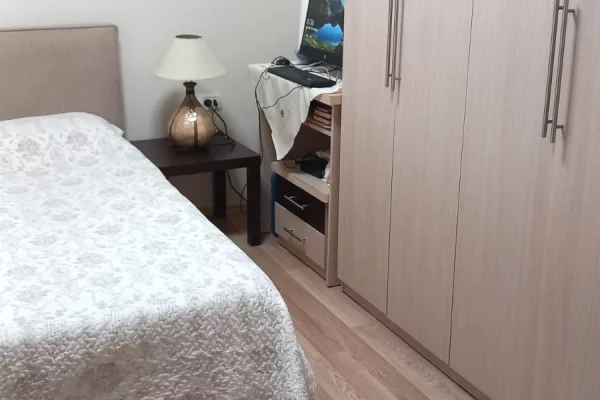 Shtepi ne shitje Apartament ne Tirane, 2+1, Mobilimi E mobiluar, Pagesa 195,000  Euro.