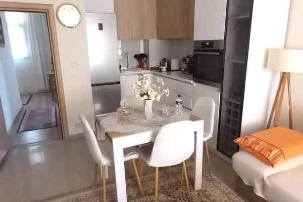 Shtepi ne shitje 2+1 ne Tirane - 1,950 Euro