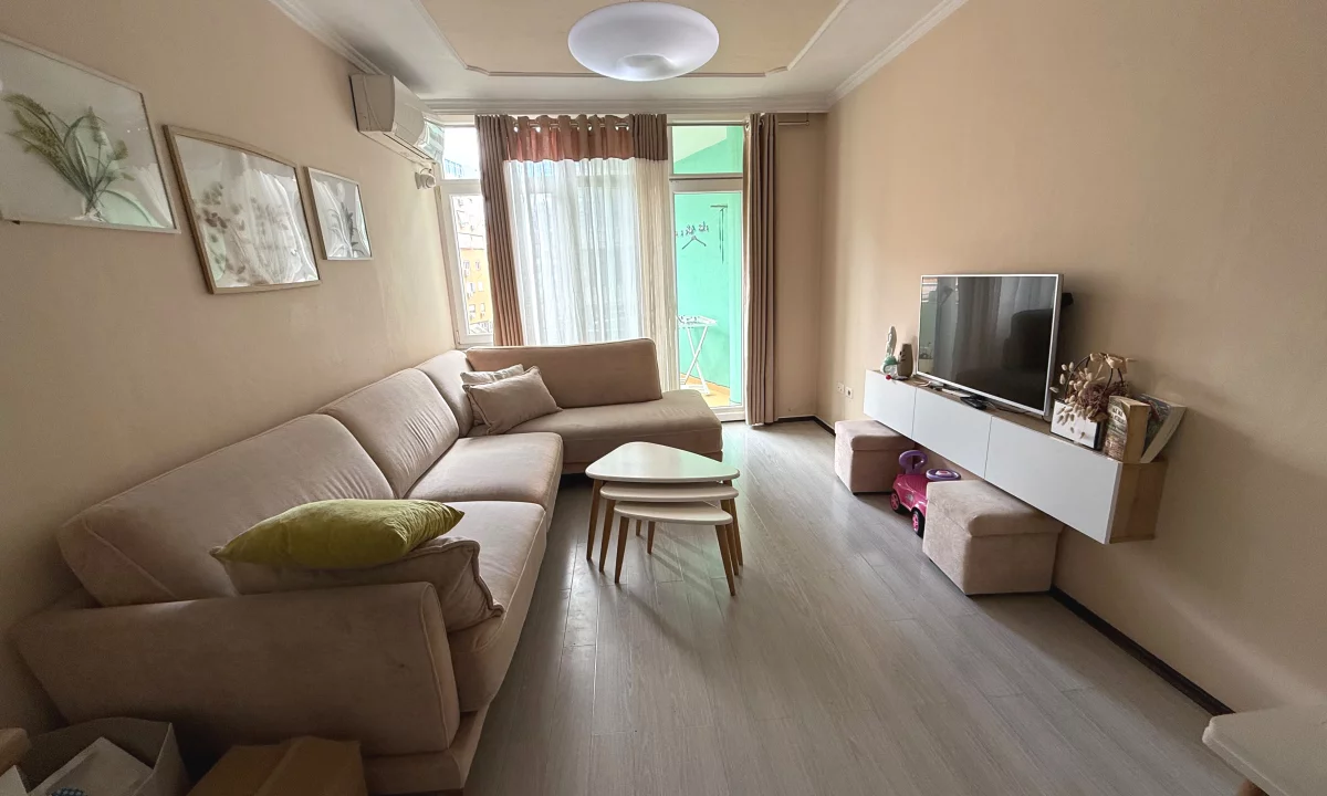 Shtepi me qera Apartament ne Tirane, 2+1, Mobilimi E mobiluar, Pagesa 75,000  Leke.