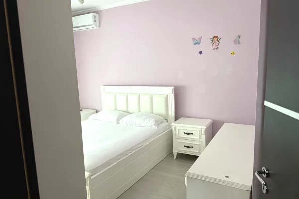 Shtepi me qera Apartament ne Tirane, 2+1, Mobilimi E mobiluar, Pagesa 75,000  Leke.