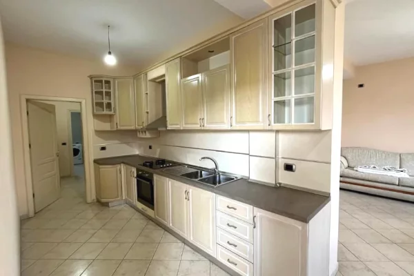 Shtepi me qera Apartament ne Tirane, 2+1, Mobilimi E mobiluar, Pagesa 45,000  Leke.