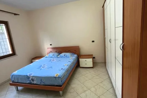 Shtepi me qera Apartament ne Tirane, 2+1, Mobilimi E mobiluar, Pagesa 45,000  Leke.