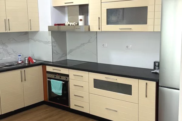 Shtepi me qera Apartament ne Tirane, 2+1, Mobilimi E mobiluar, Pagesa 520  Euro.