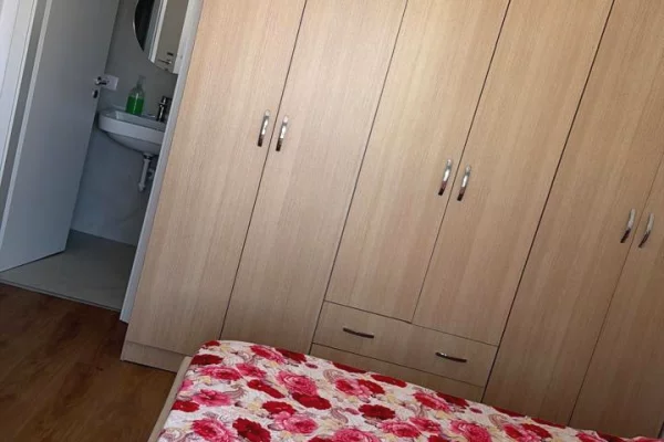 Shtepi me qera Apartament ne Tirane, 2+1, Mobilimi E mobiluar, Pagesa 520  Euro.
