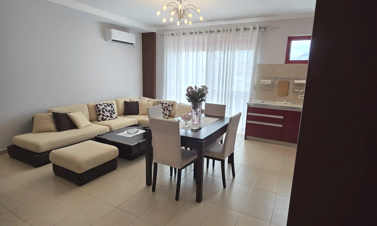 Shtepi ne shitje Apartament ne Tirane, 2+1, Mobilimi E mobiluar, Pagesa 22,200,000  Leke.