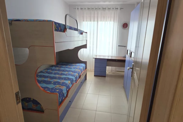 Shtepi ne shitje Apartament ne Tirane, 2+1, Mobilimi E mobiluar, Pagesa 22,200,000  Leke.