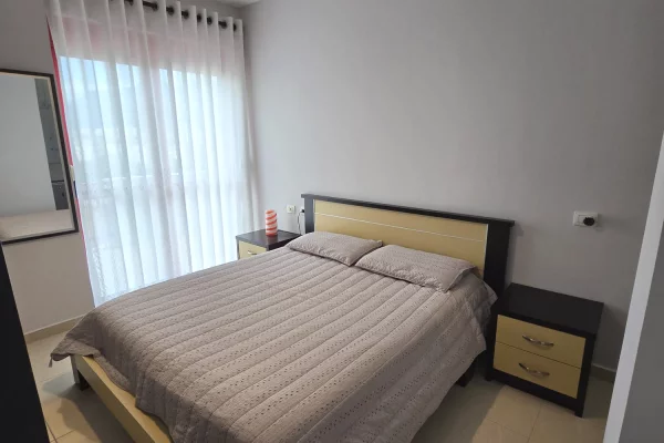 Shtepi ne shitje Apartament ne Tirane, 2+1, Mobilimi E mobiluar, Pagesa 22,200,000  Leke.