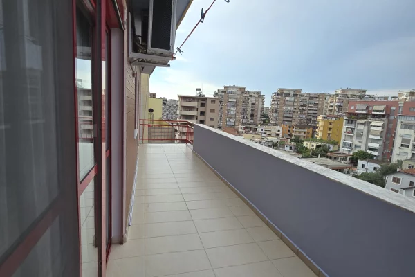 Shtepi ne shitje Apartament ne Tirane, 2+1, Mobilimi E mobiluar, Pagesa 22,200,000  Leke.