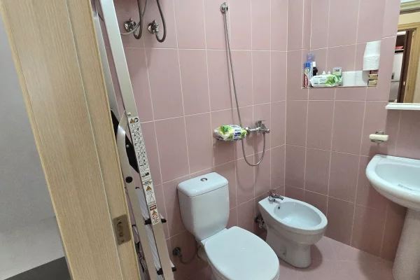 Shtepi ne shitje Apartament ne Tirane, 2+1, Mobilimi E mobiluar, Pagesa 22,200,000  Leke.