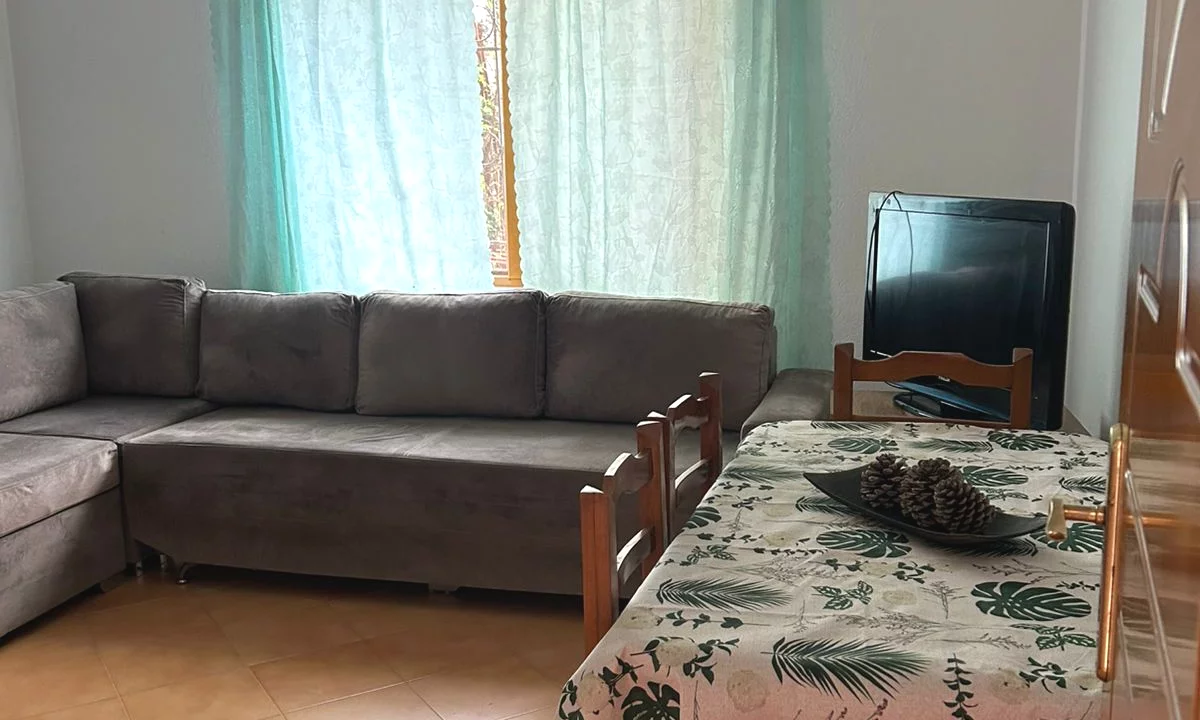 Shtepi me qera Apartament ne Tirane, 1+1, Mobilimi E mobiluar, Pagesa 35,000  Leke.