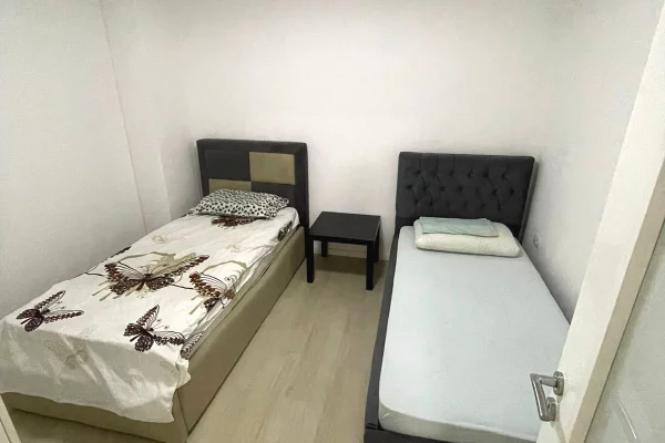 Shtepi ne shitje Apartament ne Tirane, 2+1, Mobilimi E mobiluar, Pagesa 130,000  Euro.