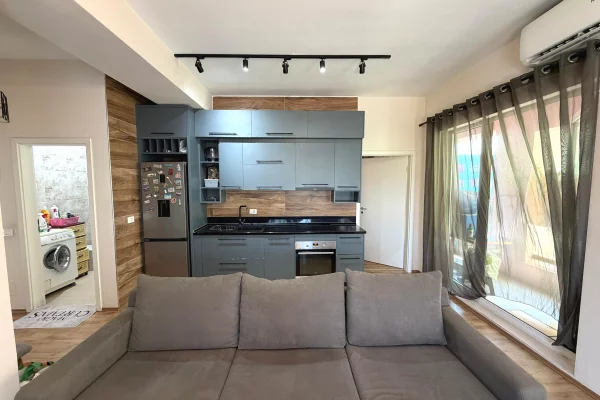 Shtepi ne shitje Apartament ne Tirane, 3+1, Mobilimi E mobiluar, Pagesa 239,000  Euro.
