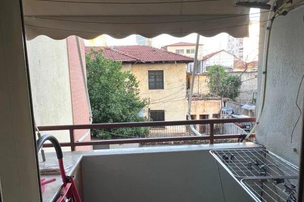 Shtepi me qera Apartament ne Tirane, 1+1, Mobilimi E mobiluar, Pagesa 50,000  Leke.