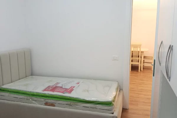 Shtepi me qera Apartament ne Tirane, 2+1, Mobilimi E mobiluar, Pagesa 50,000  Leke.