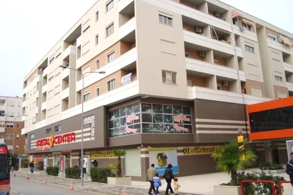 Shtepi me qera Apartament ne Tirane, 2+1, Mobilimi E mobiluar, Pagesa 900  Euro.