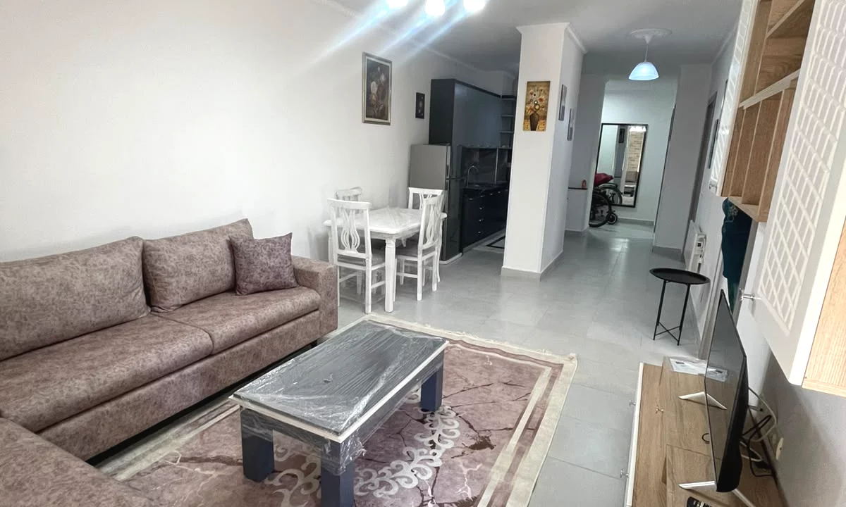 Shtepi me qera Apartament ne Tirane, 2+1, Mobilimi E mobiluar, Pagesa 55,000  Leke.