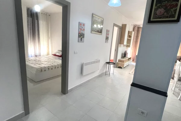 Shtepi me qera Apartament ne Tirane, 2+1, Mobilimi E mobiluar, Pagesa 55,000  Leke.