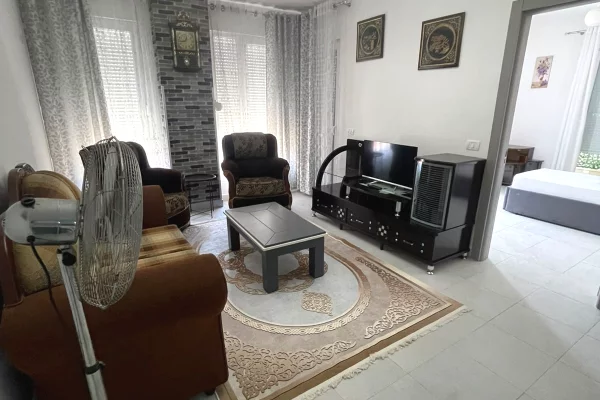 Shtepi me qera 2+1 ne Tirane - 55,000 Leke
