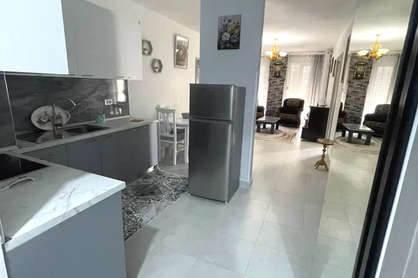 Shtepi me qera Apartament ne Tirane, 2+1, Mobilimi E mobiluar, Pagesa 55,000  Leke.
