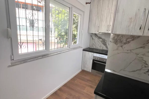 Shtepi ne shitje Apartament ne Tirane, 1+1, Mobilimi E mobiluar, Pagesa 129,000  Euro.