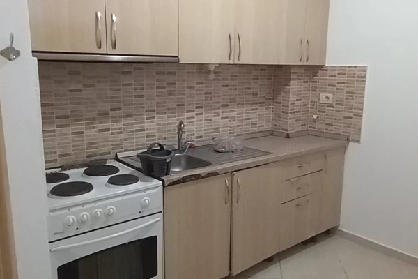 Shtepi ne shitje Apartament ne Tirane, 2+1, Mobilimi Bosh, pa mobiluar, Pagesa 14,000,000  Leke.