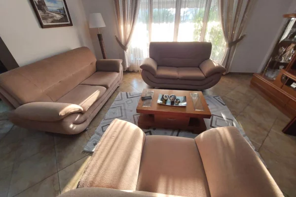 Mobilje dhe Elektroshtepiake ne Tirane - 350 Euro