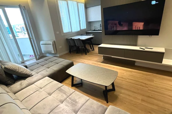 Shtepi ne shitje Apartament ne Tirane, 2+1, Mobilimi E mobiluar, Pagesa 260,000  Euro.