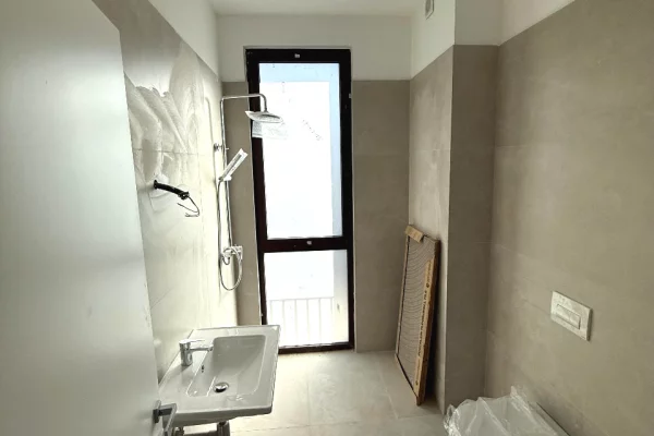 Business Property for Rent 3+1 in Tirana - 1,000 Euro