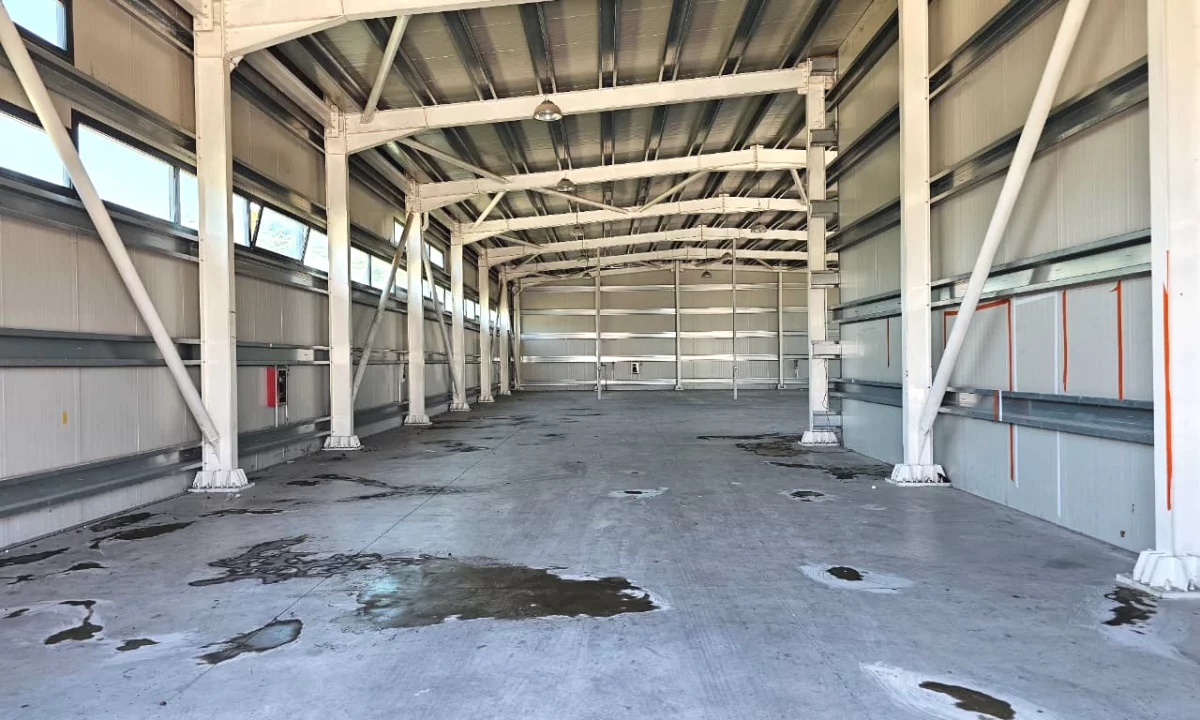 🏭 Me Qira – Magazine / Kapanon Industrial | Rruga Dytesore Tirane–Durres