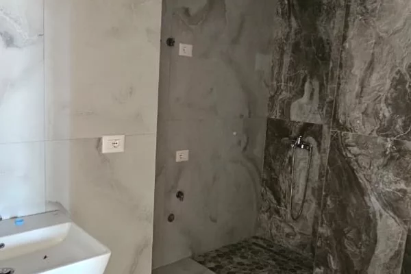 Business Property for Rent 3+1 in Tirana - 2,000 Euro