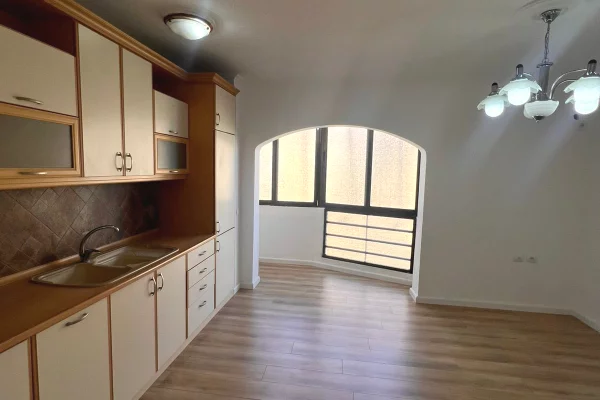Shtepi ne shitje 2+1 ne Tirane - 165,000 Euro