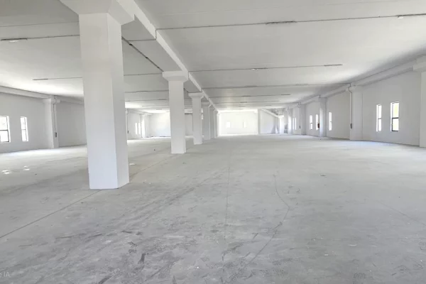 Business Property for Rent 1+1 in Tirana - 18,400 Euro