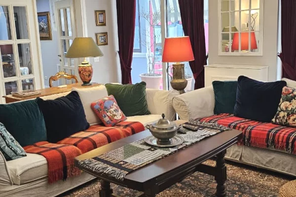 Shtepi ne shitje Apartament ne Tirane, 2+1, Mobilimi E mobiluar, Pagesa 650,000  Euro.