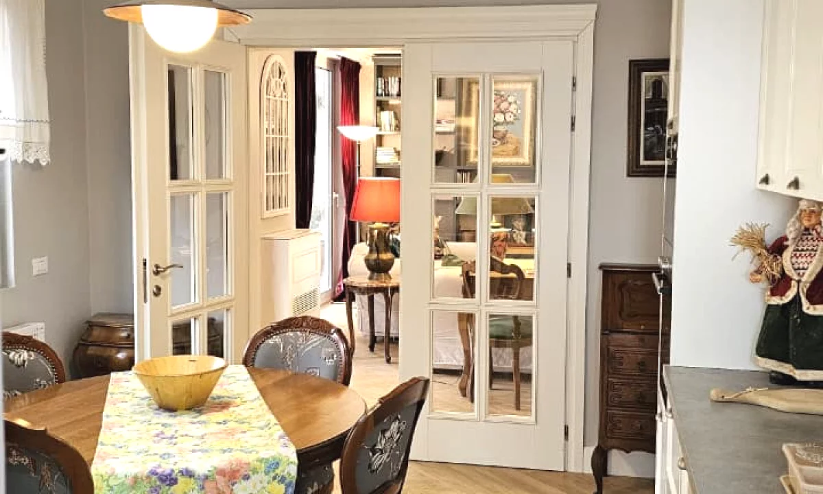 Shtepi ne shitje Apartament ne Tirane, 2+1, Mobilimi E mobiluar, Pagesa 650,000  Euro.