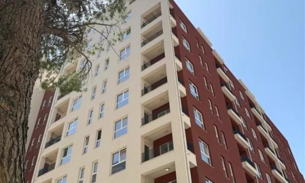 Shtepi ne shitje Apartament ne Tirane, 2+1, Mobilimi Pjeserisht e mobiluar, Pagesa 176,175  Euro.