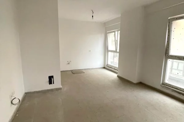 Shtepi ne shitje Apartament ne Tirane, 2+1, Mobilimi Bosh, pa mobiluar, Pagesa 145,365  Euro.