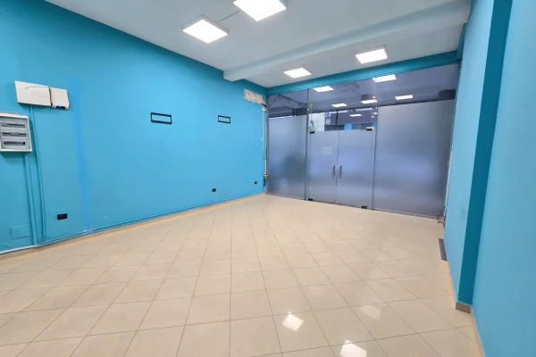 🏢 Jepet me Qira Ambient Biznesi – perballe Delijorgjit, Tirane