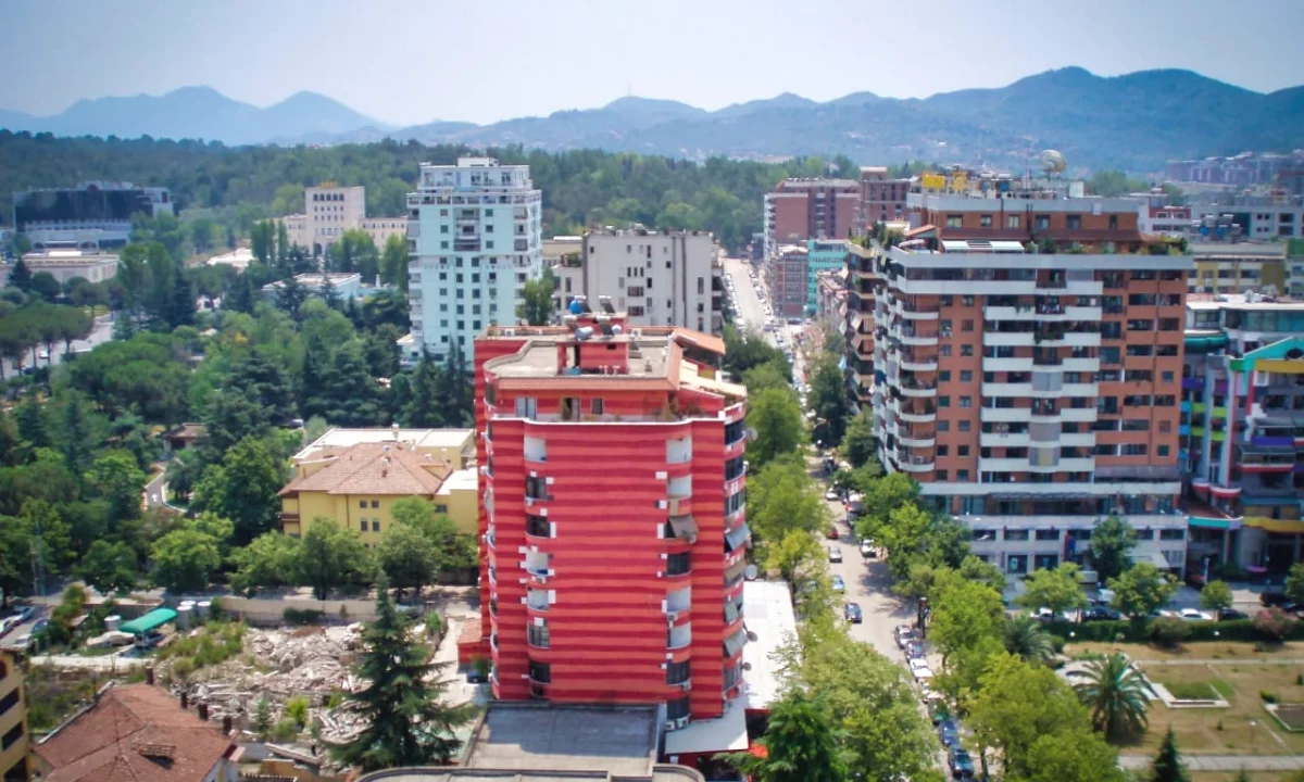 🏢 Jepet me Qira Ambient Komercial – Bllok, Tirane