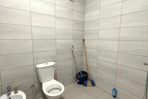 Shtepi ne shitje Apartament ne Tirane, 3+1, Mobilimi E mobiluar, Pagesa 160,000  Euro.