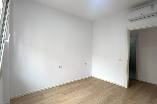 Business Property for Rent 3+1 in Tirana - 850 Euro