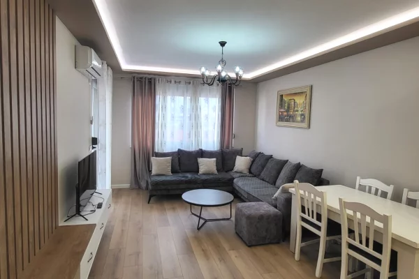 Shtepi me qera Apartament ne Tirane, 1+1, Mobilimi E mobiluar, Pagesa 570  Euro.