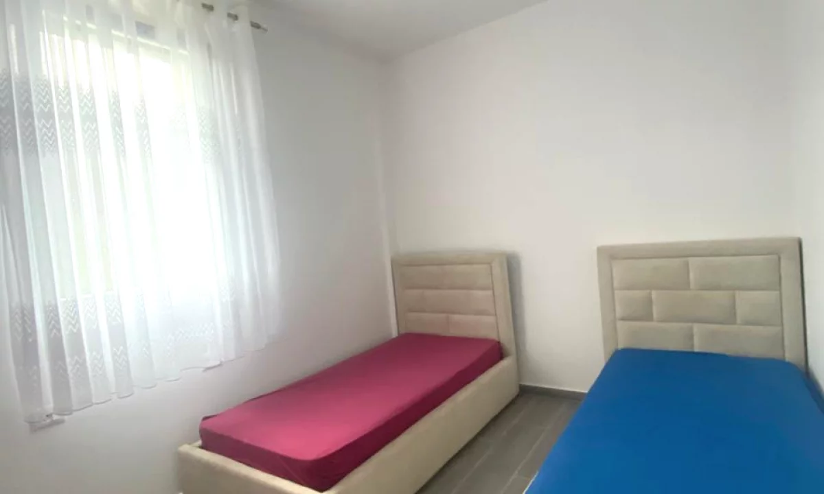 Shtepi me qera Apartament ne Tirane, 2+1, Mobilimi E mobiluar, Pagesa 550  Euro.