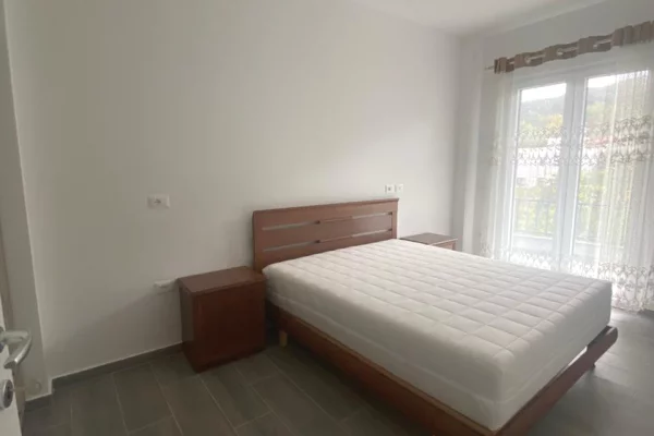 Shtepi me qera Apartament ne Tirane, 2+1, Mobilimi E mobiluar, Pagesa 550  Euro.