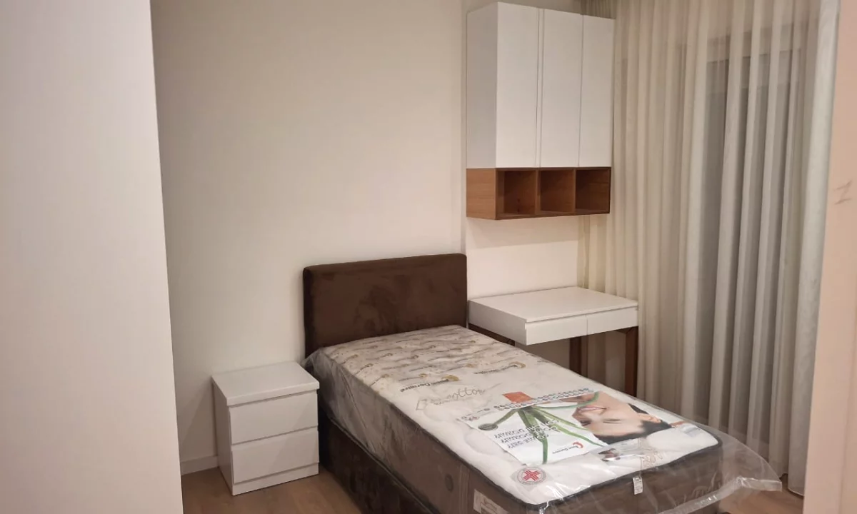 Shtepi me qera Apartament ne Tirane, 3+1, Mobilimi E mobiluar, Pagesa 1,100  Euro.