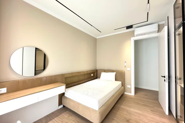 Shtepi me qera Apartament ne Tirane, 3+1, Mobilimi E mobiluar, Pagesa 2,000  Euro.