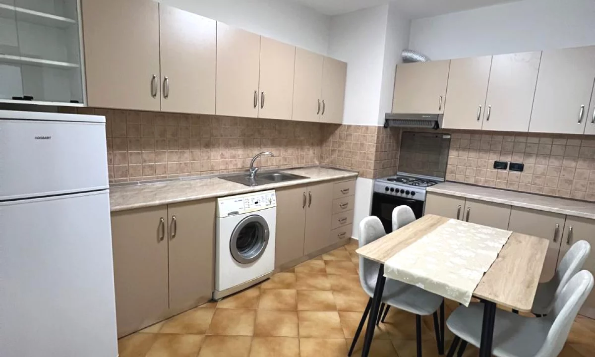 Shtepi me qera Apartament ne Tirane, 1+1, Mobilimi E mobiluar, Pagesa 70,000  Leke.